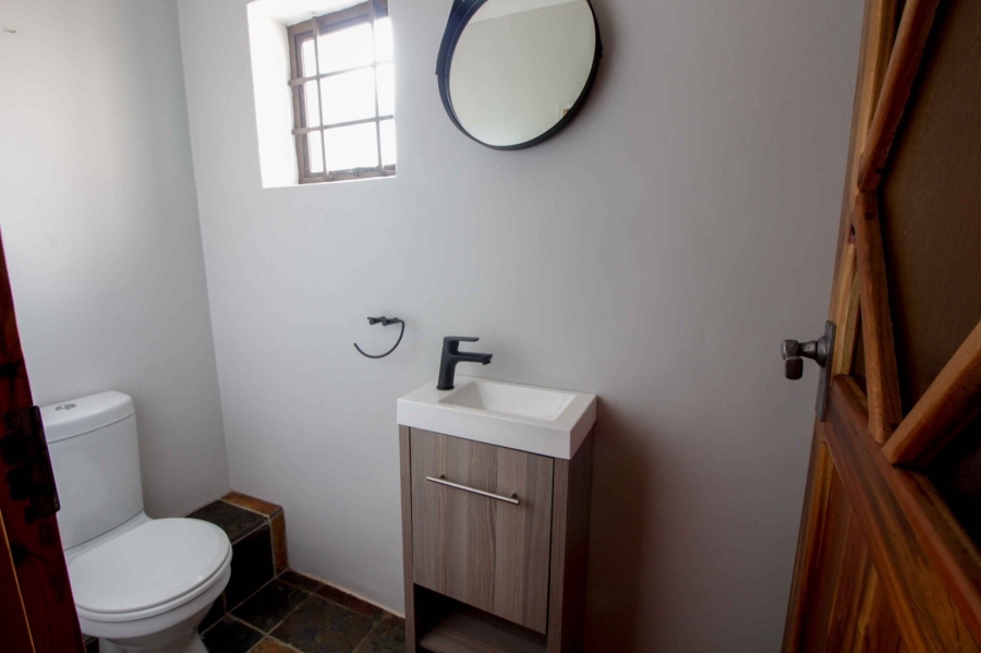 5 Bedroom Property for Sale in Paradise Beach Eastern Cape